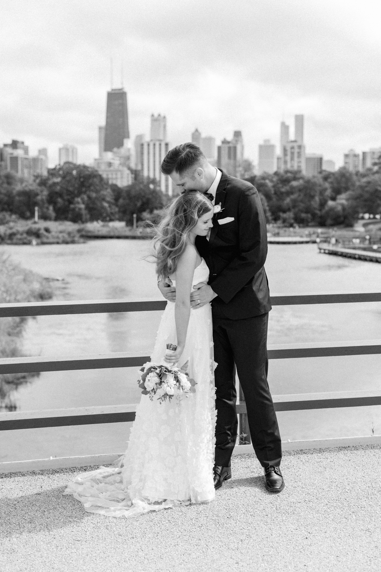 Wedding portraits at Lincoln Park in Chicago