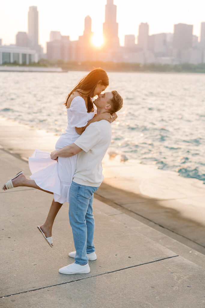 A sunset summer engagement session at Chicago's Museum Campus
